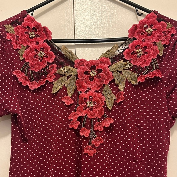 Chic Burgundy Floral Women's Blouse - Picture 4 of 8